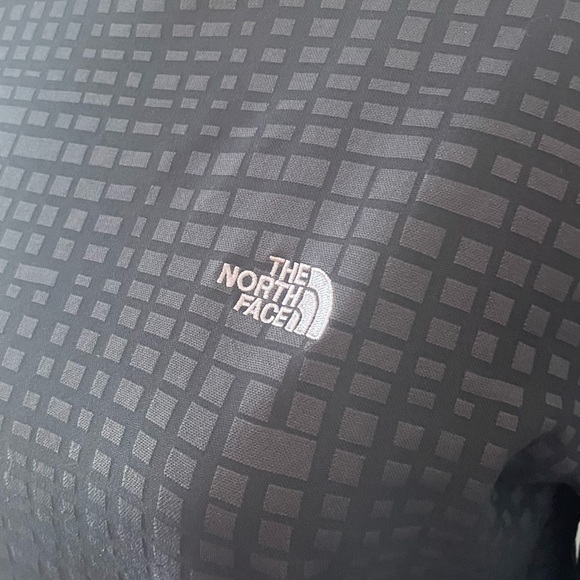 The North Face Grid Long Sleeve Tee - Picture 4 of 7